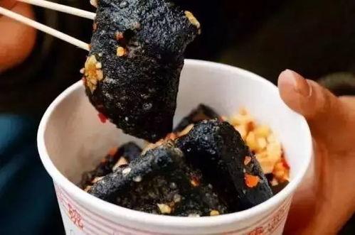 小吃街臭豆腐爆料视频,揭秘网红美食背后的真相