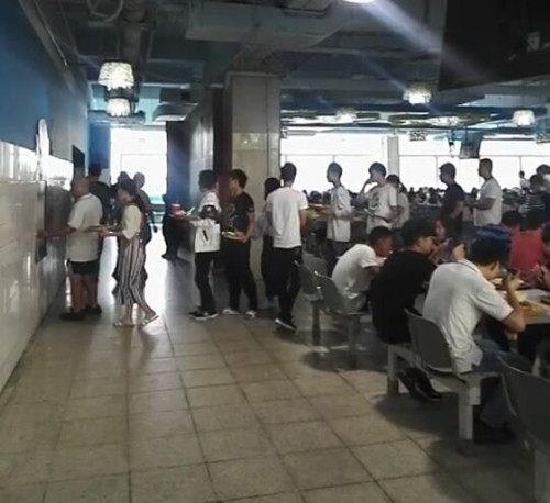 爆料富士康食堂视频,揭秘员工真实饮食状况
