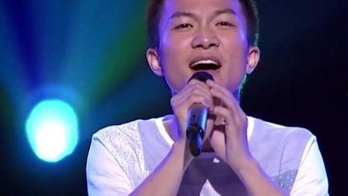 周深歌手爆料邻居视频,揭秘歌手真实生活瞬间