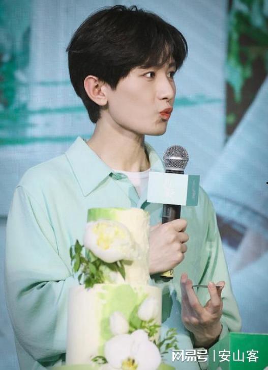 成毅生活爆料最新消息图片,最新动态图片揭秘