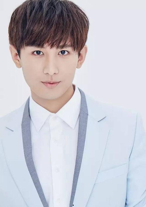 成毅恋情最新爆料新闻事件,神秘女友身份引热议，细节揭秘！