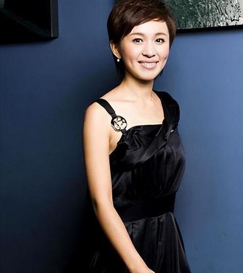 易阳最新爆料消息新闻联播,揭秘新闻联播背后故事  第1张